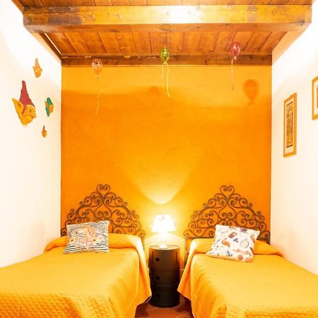 Le Streghe Rooms E Art,Centralissimo Con Garage Su Richiesta Livorno Exterior foto