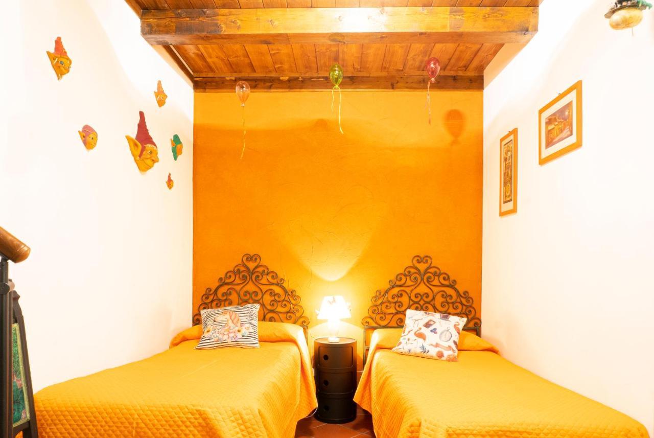 Le Streghe Rooms E Art,Centralissimo Con Garage Su Richiesta Livorno Exterior foto