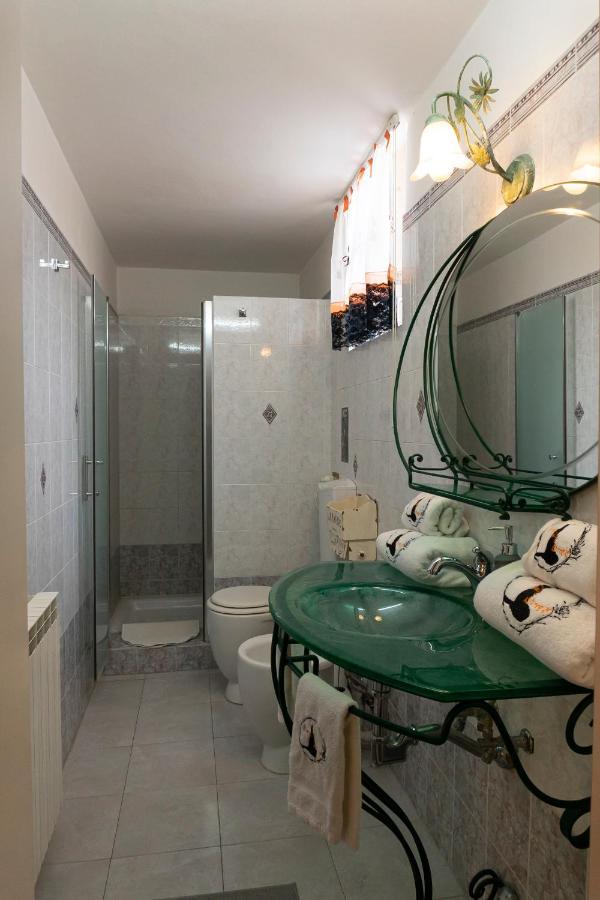 Le Streghe Rooms E Art,Centralissimo Con Garage Su Richiesta Livorno Exterior foto